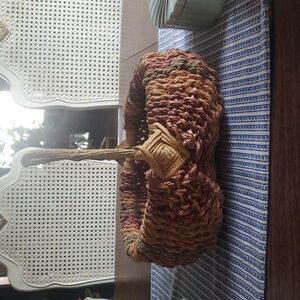 Vintage buttocks basquet primitive